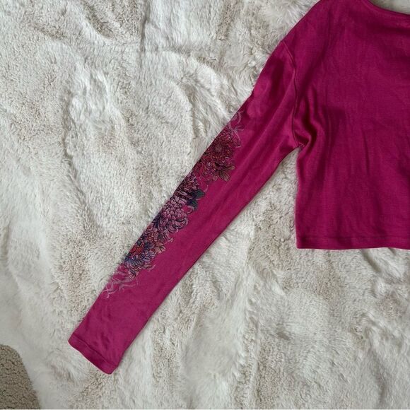 NWT Urban Outfitters UO size M pink y2k ed hardy style cropped long sleeve - Picture 9 of 11